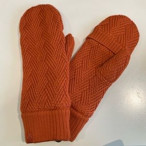 Lululemon Chevron Knit Mittens